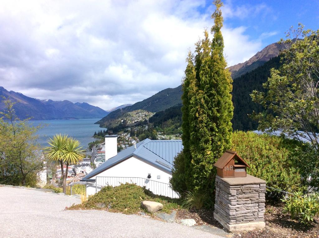 The Queenstown Bothy Bagian luar foto