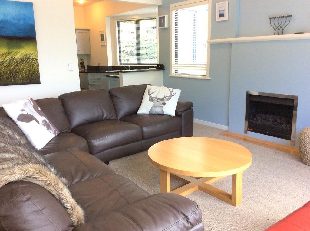 The Queenstown Bothy Bagian luar foto