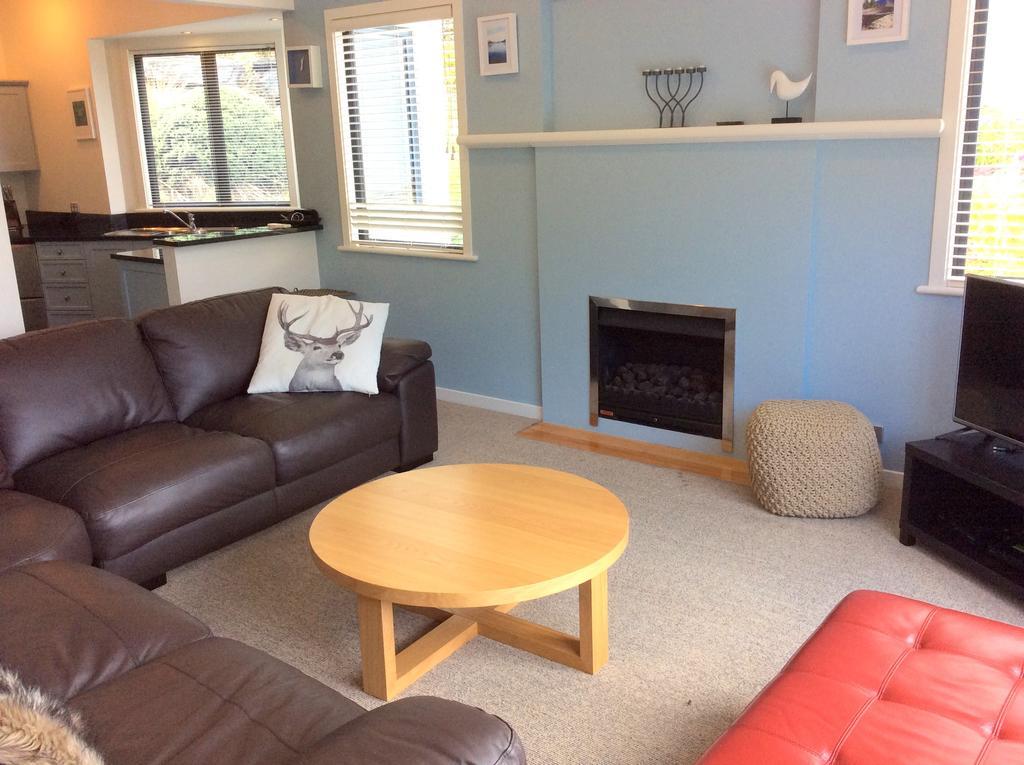The Queenstown Bothy Bagian luar foto