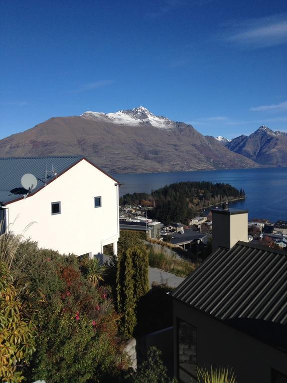 The Queenstown Bothy Bagian luar foto