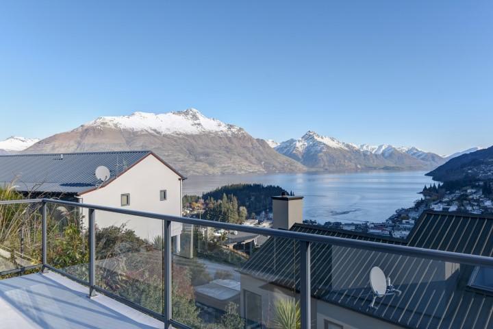 The Queenstown Bothy Bagian luar foto