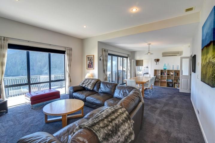 The Queenstown Bothy Bagian luar foto