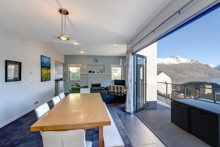 The Queenstown Bothy Bagian luar foto