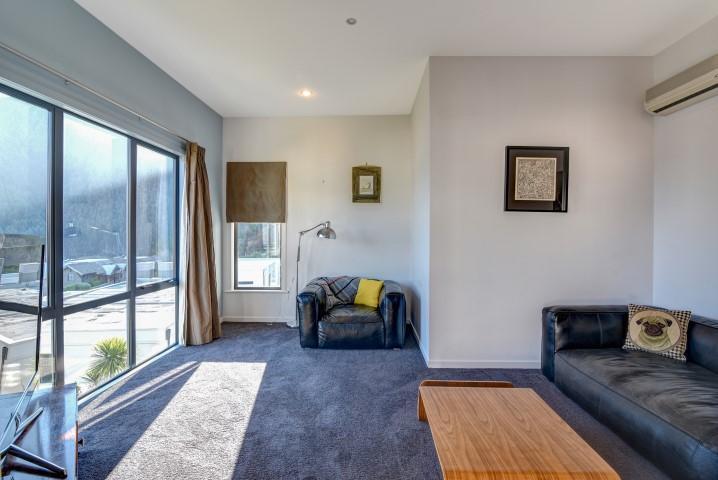 The Queenstown Bothy Bagian luar foto